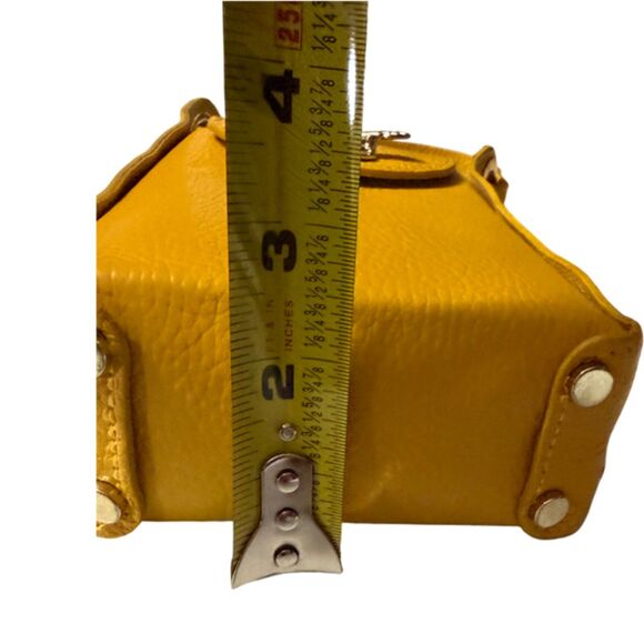Vera Pelle Bee Leather Mustard Yellow Small Crossbody Bag - Picture 13 of 14